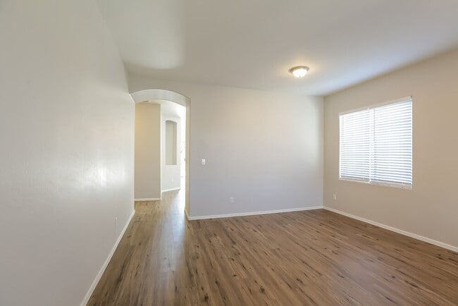 Photo - 5621 W Ellis Dr