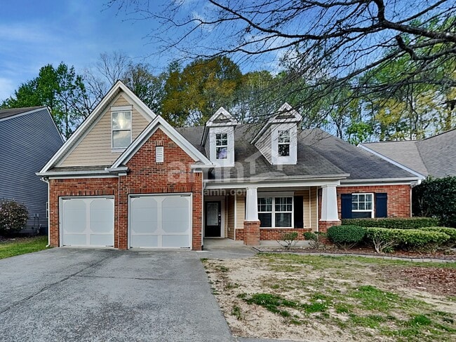 Building Photo - 2617 Woodford Ln