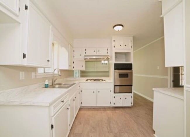 Photo - Move In Ready with Fenced Yard!