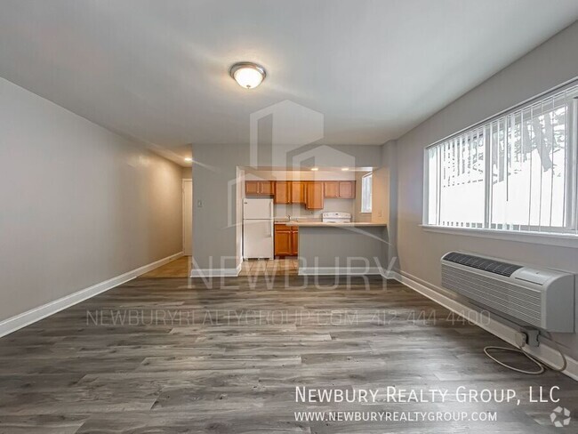 Building Photo - Bright & Modern One-Bedroom Apartment in P... Unit Apt. 3