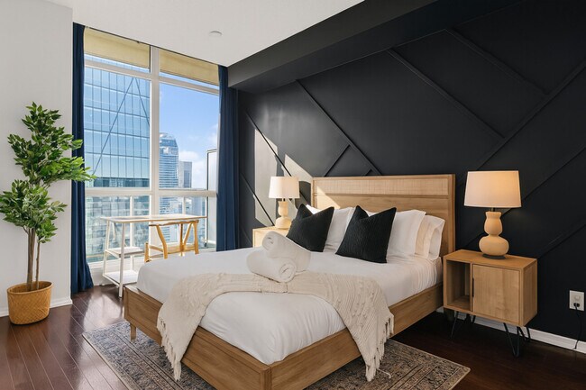 Photo - 18 Yonge St Unit SI ID1403751P