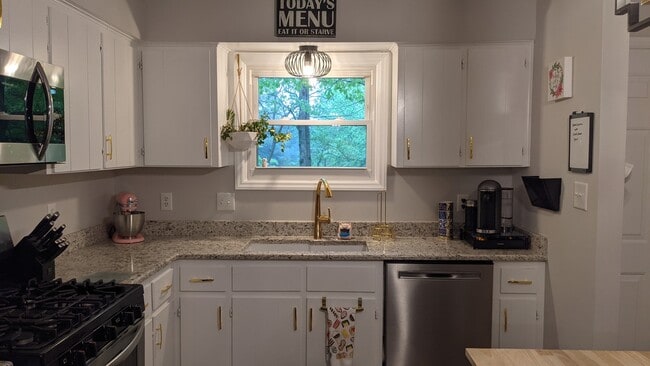 Photo - 4700 Cornwall Pl