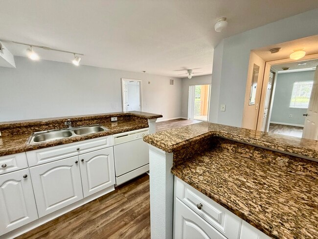Photo - 191 SW Palm Dr Unit 108