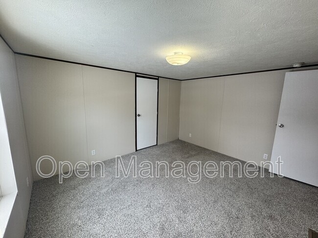 Photo - 301 Mantle Ave