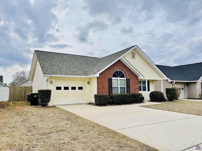 Photo - 321 Deerfield Cir