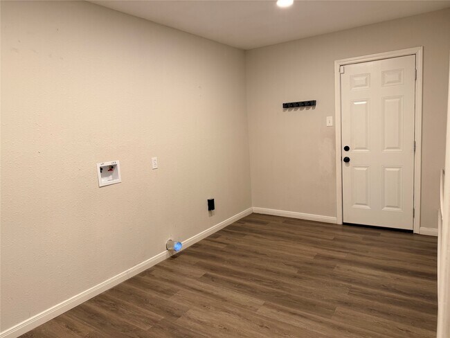 Photo - 801 Hudler St