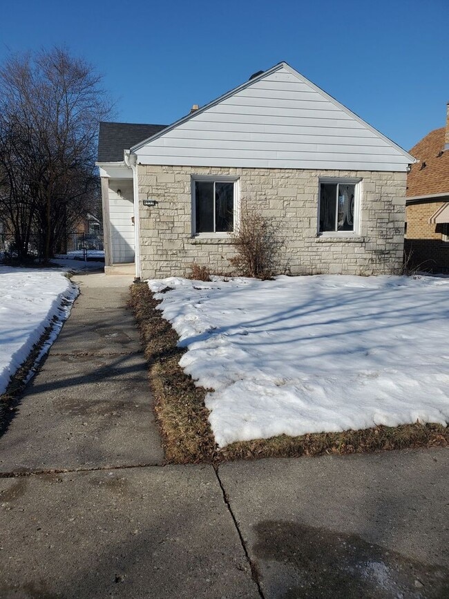 Building Photo - 2 Bedroom Single Family