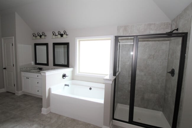 Photo - 192 Towns Walk Dr