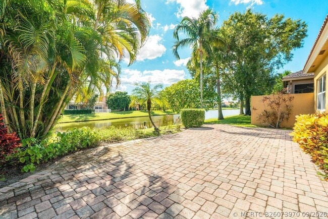 5540 Via De La Plata Cir