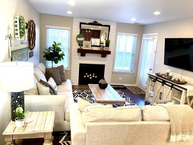 Building Photo - 127 Glengarry Dr Unit 108 Rental