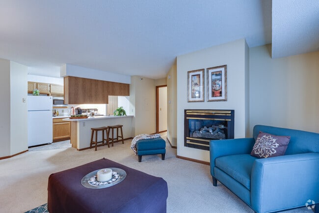 2BR, 2BA - 1,095SF - Living Room and Kitchen - Park Avenue Apartments
