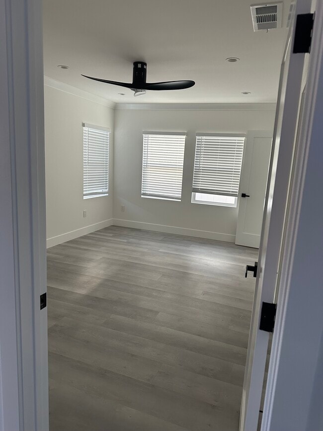 Photo - 500 W Buckthorn St