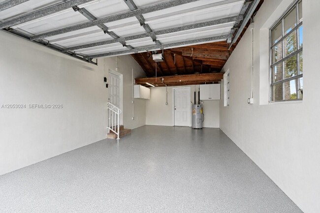 Building Photo - 516 Gerona Ave