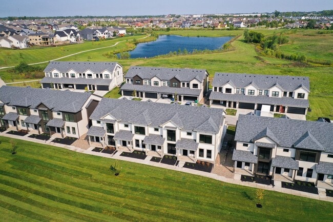 Building Photo - Chautauqua Park Townhomes Unit 2020 SW Chautauqua Ln