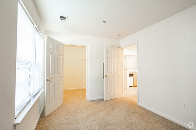 2BR, 2BA