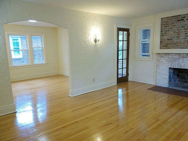 Photo - 400 Harvard Pl Unit Harvard 400.1