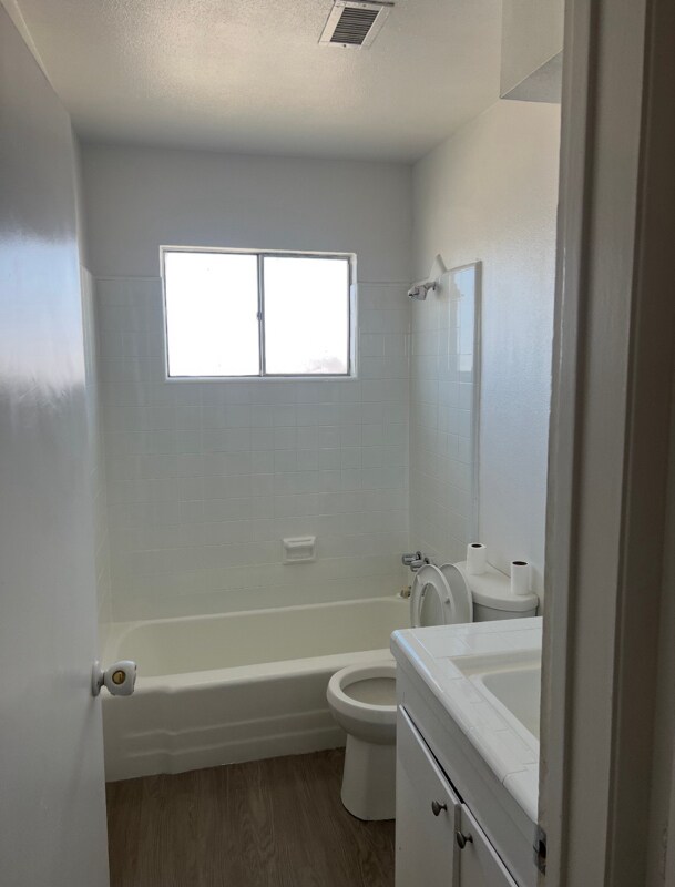 Photo - 2501 Bishop Dr Unidad 6