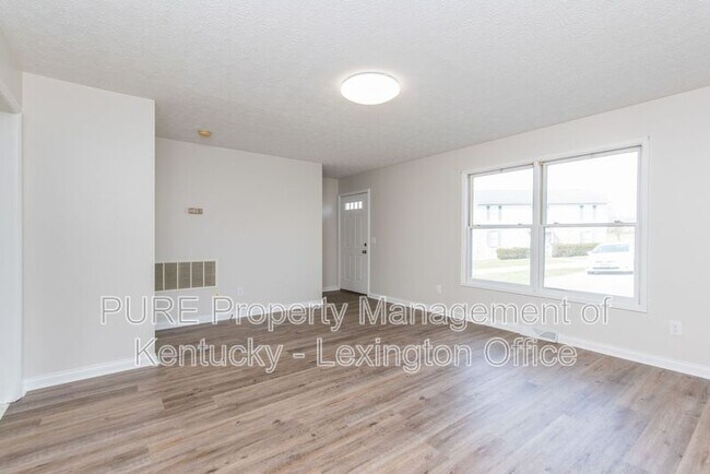 Photo - 304 Pigeon Ct