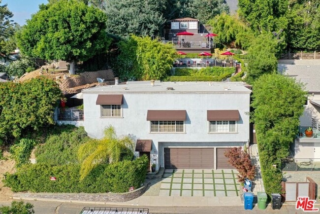 Photo - 3200 Primera Ave