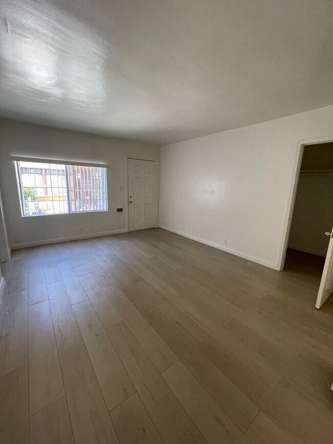 Photo - 5564 Kinston Ave Unidad 5564