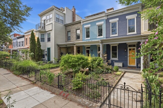 Photo - 1526 D St SE