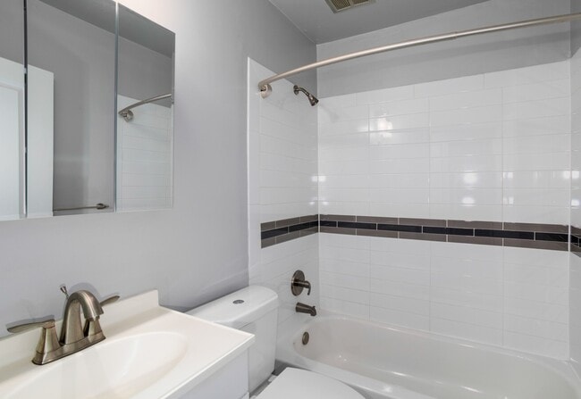 Photo - Ashley Court Apartments