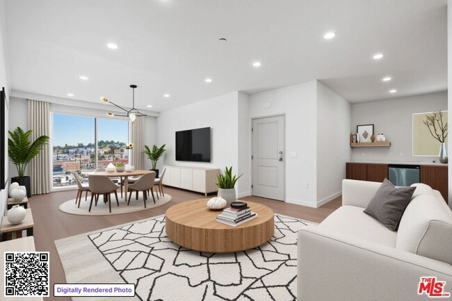 Building Photo - 1717 Winona Blvd Unit 204