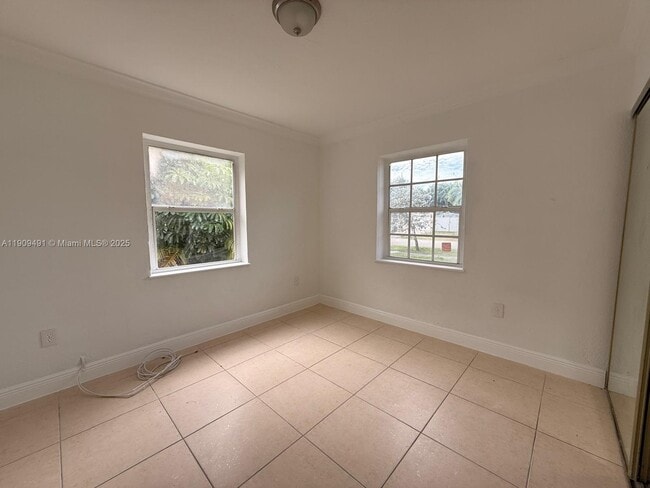 Photo - 9 Miami Gardens Rd