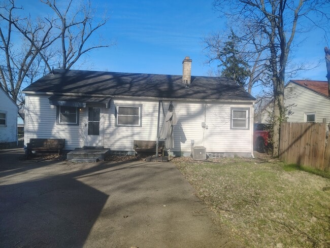 Photo - 1936 Shaftesbury Rd