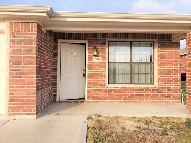 Building Photo - 2810 Ashley Dr Unit 2810