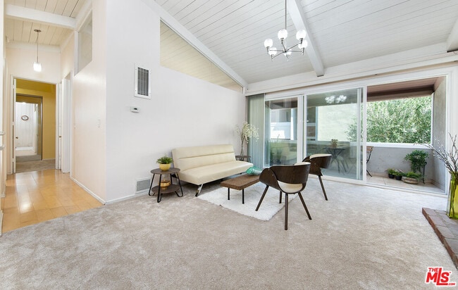 Photo - 6505 Green Valley Cir Unidad 301