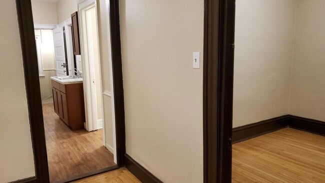 Photo - Remodeled & Spacious 4 Bedroom Lower Duple...