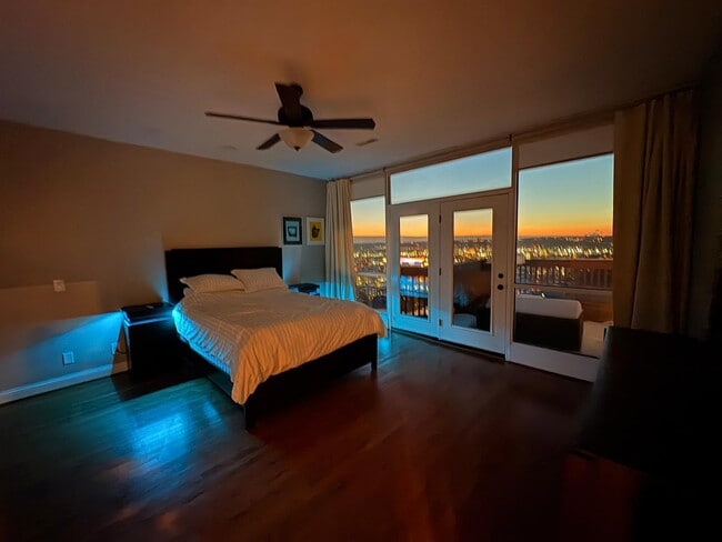 Building Photo - 1925 Auburn Ave Unit 7