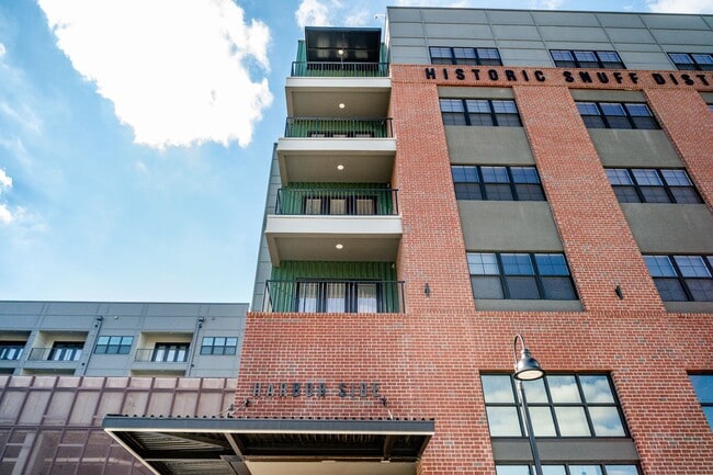 Building Photo - Harbor Side at Conwood Flats Apartments