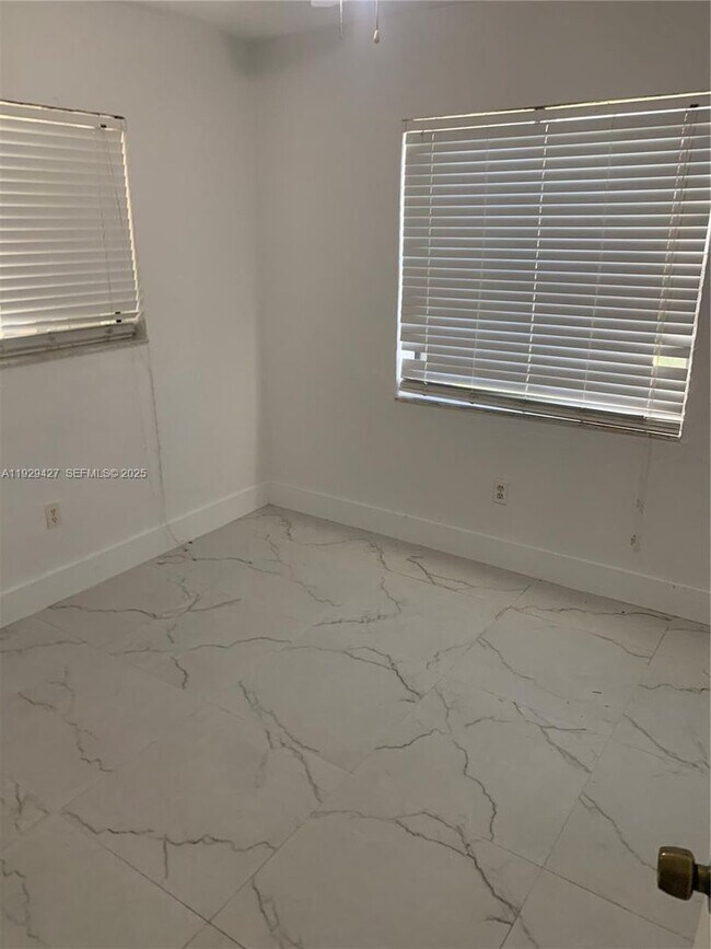 Photo - 14301 SW 105th Ave