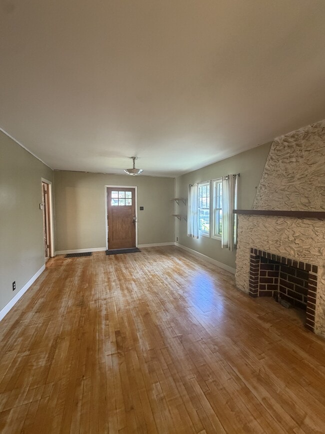 Photo - 212 Alderson Ave