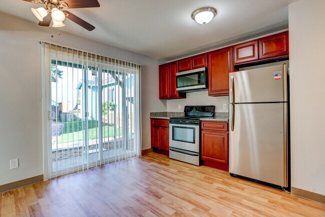 Photo - Stunning Recently Renovated 2bed/1bath! Ask about our Holiday Special!!