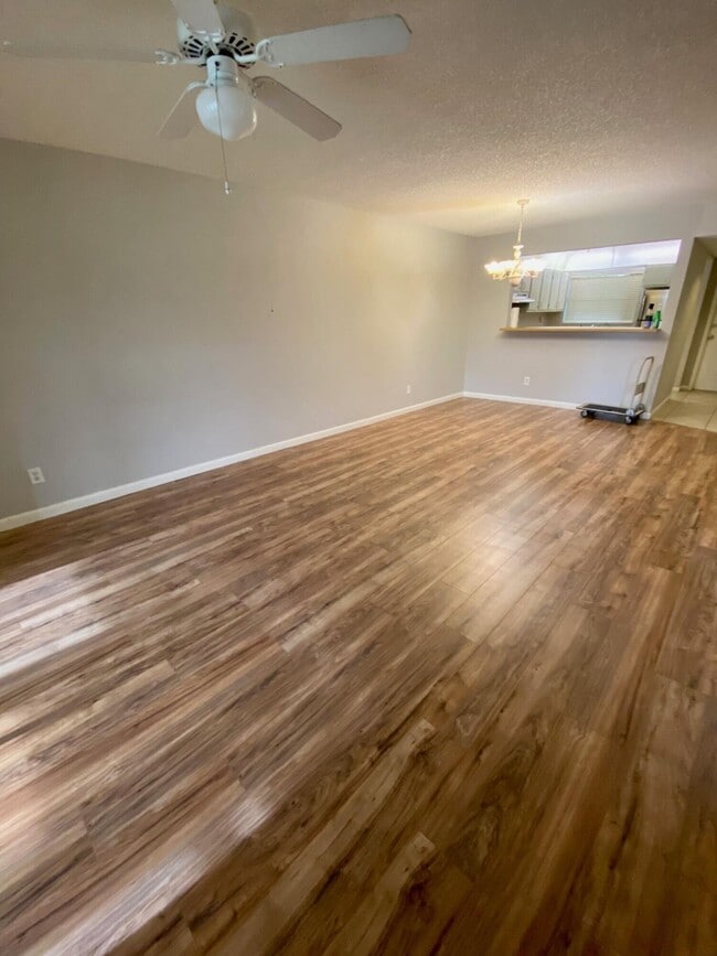 Photo - 1271 SE Parkview Pl Unit H4