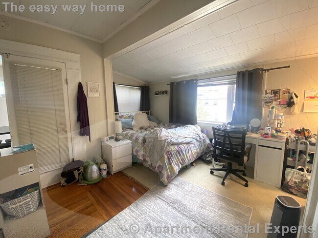 Photo - 24-26 Burnham St Unit #2 Unit #2