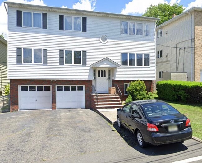 Building Photo - 3 Franklin Ave Unit 1