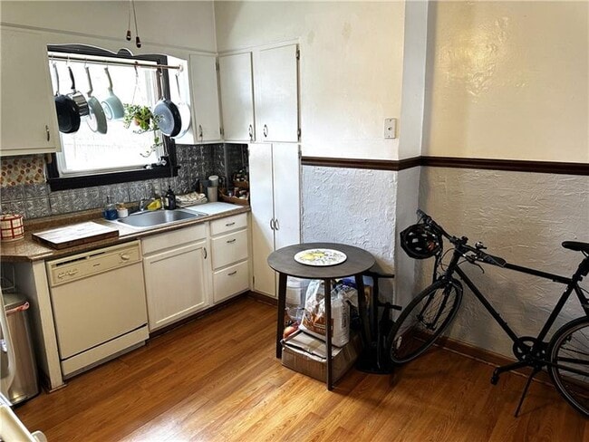 Photo - 176 1/2 45th St