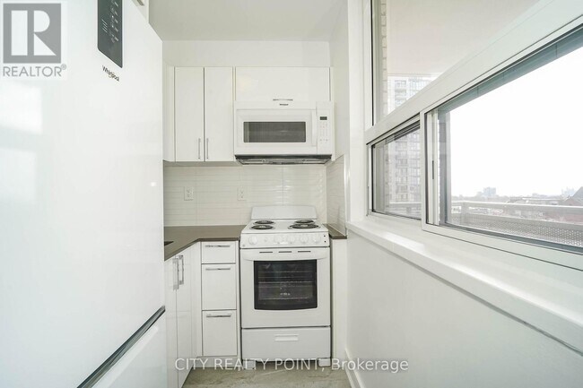 Photo - 1500 Bathurst St Unit 701