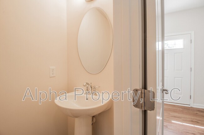 Photo - 305 Christiane Way