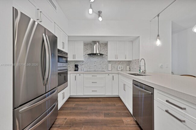 Photo - 19601 E Country Club Dr Unit 7108