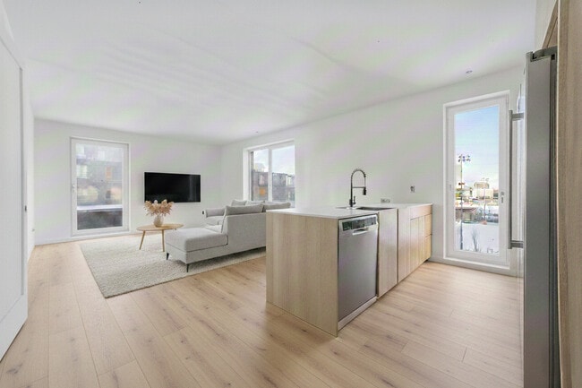 Photo - 1035-1037 Commonwealth Ave