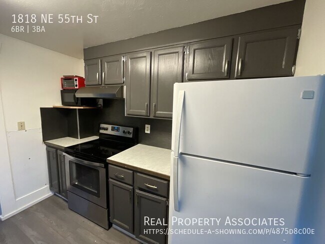 1818 NE 55th St