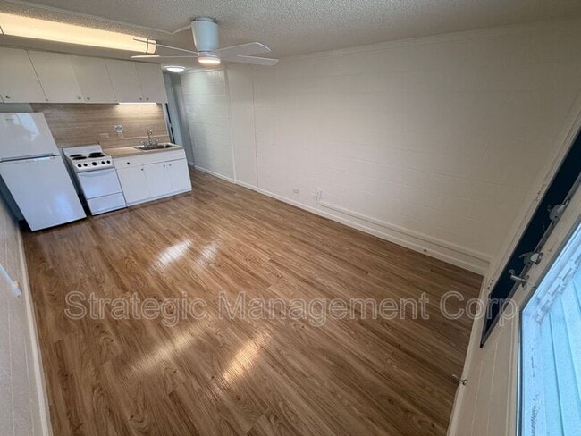 Building Photo - 1301 Lusitana St Unit 303