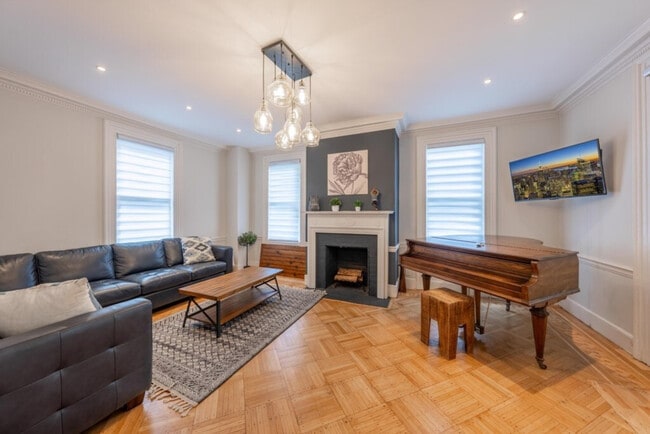 Photo - 139 W 4th Ave Unit ID1325027P