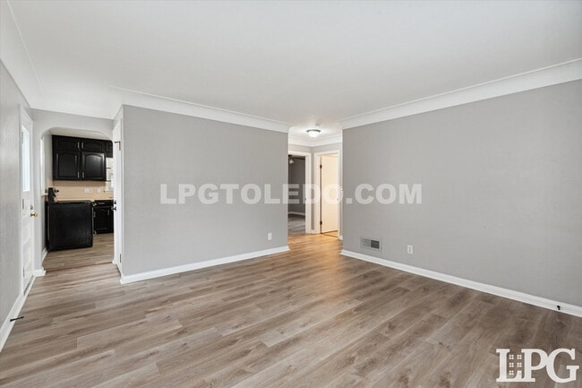 Photo - 3648 Watson Ave