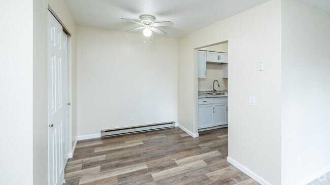 1BR, 1BA - 792SF - A - Dining Room - The Meadows
